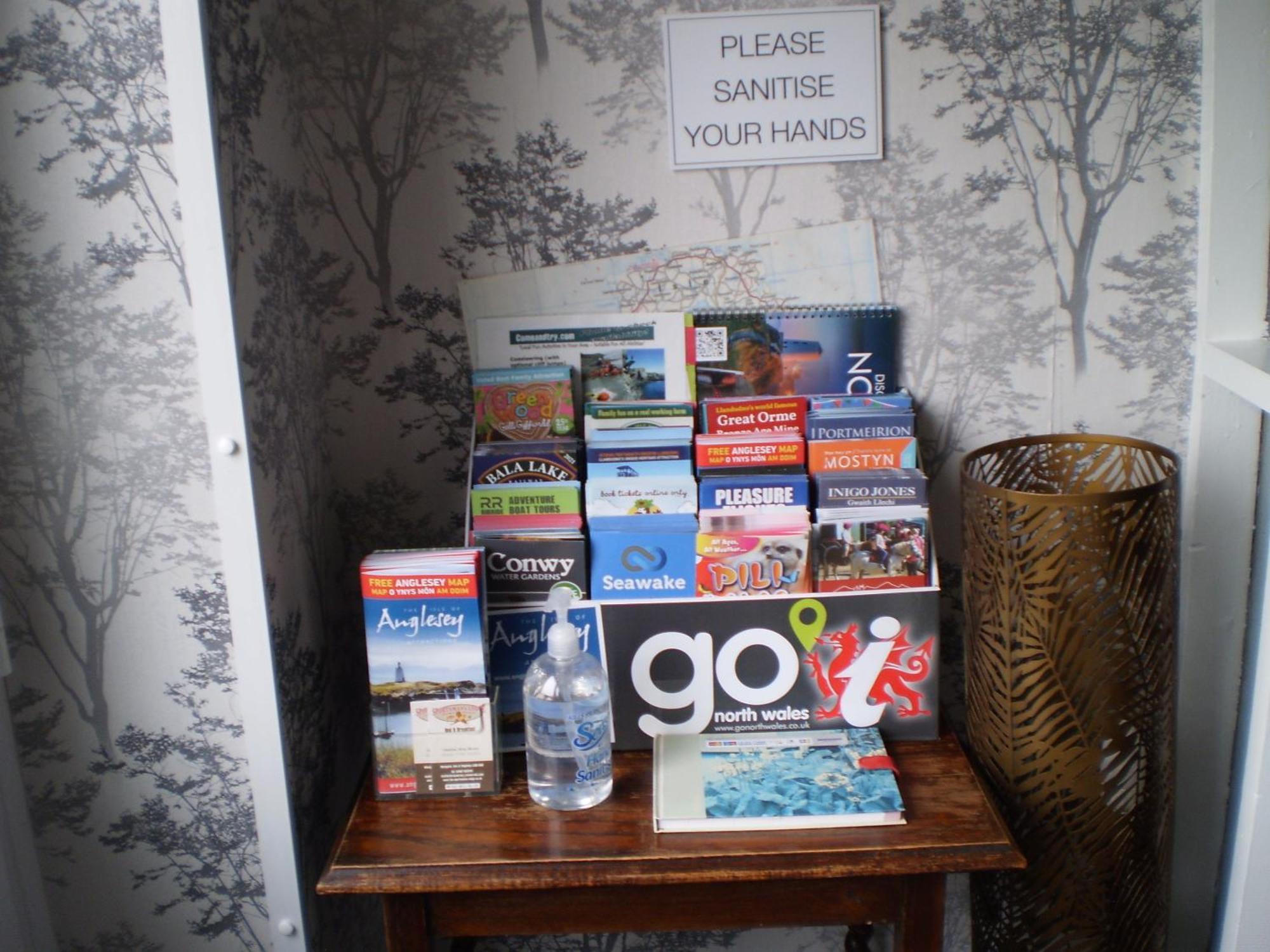 Sportsmans Lodge Bed And Breakfast Amlwch Bagian luar foto
