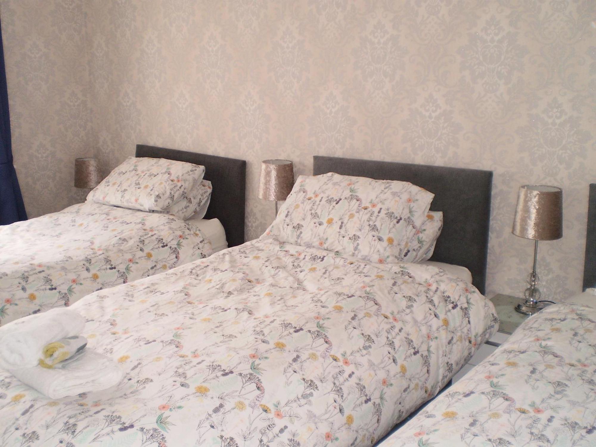 Sportsmans Lodge Bed And Breakfast Amlwch Ruang foto