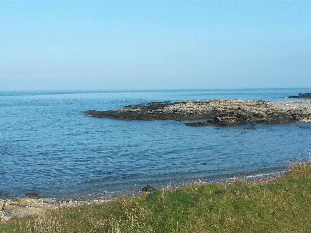 Sportsmans Lodge Bed And Breakfast Amlwch Bagian luar foto