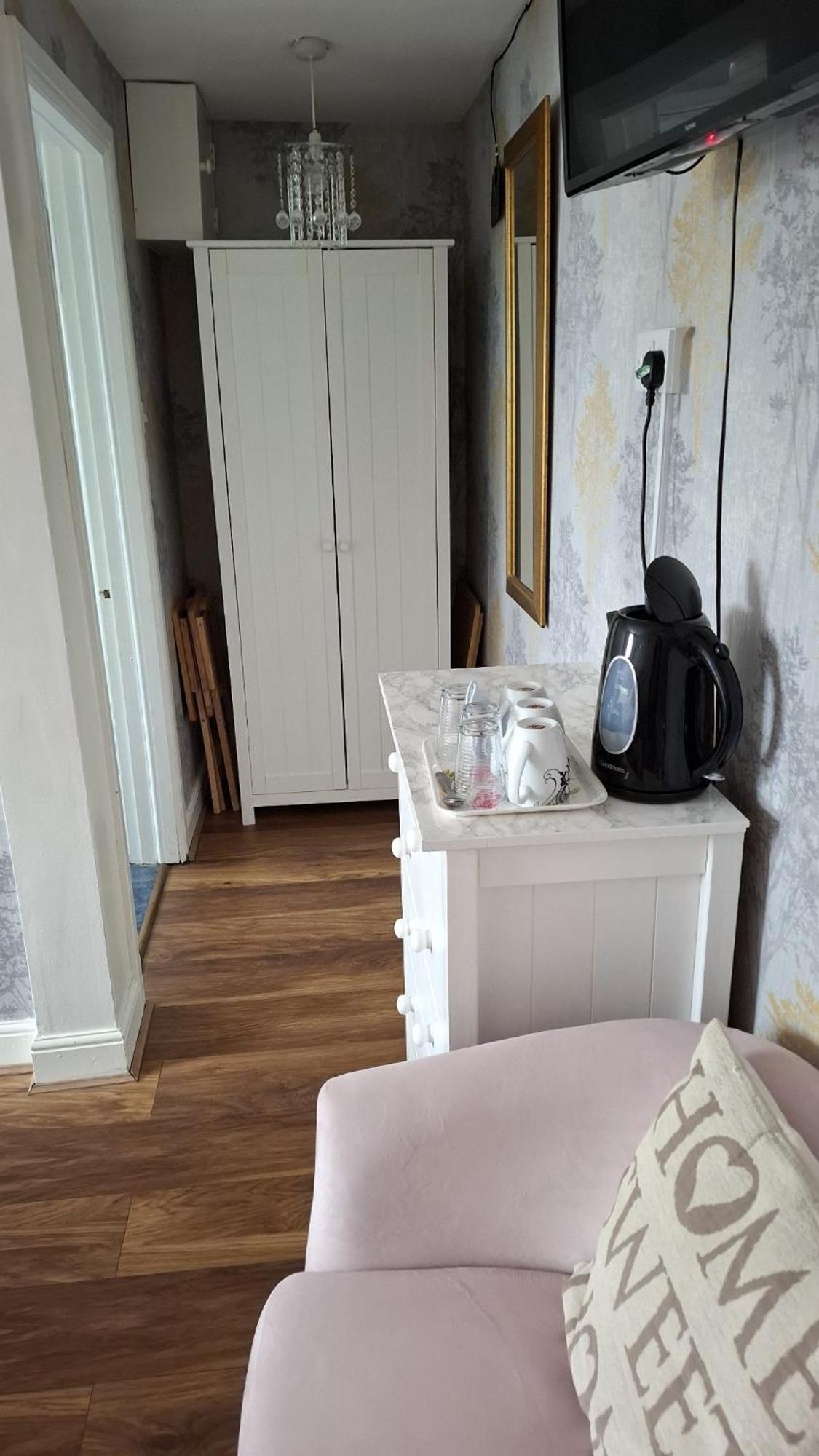 Sportsmans Lodge Bed And Breakfast Amlwch Ruang foto