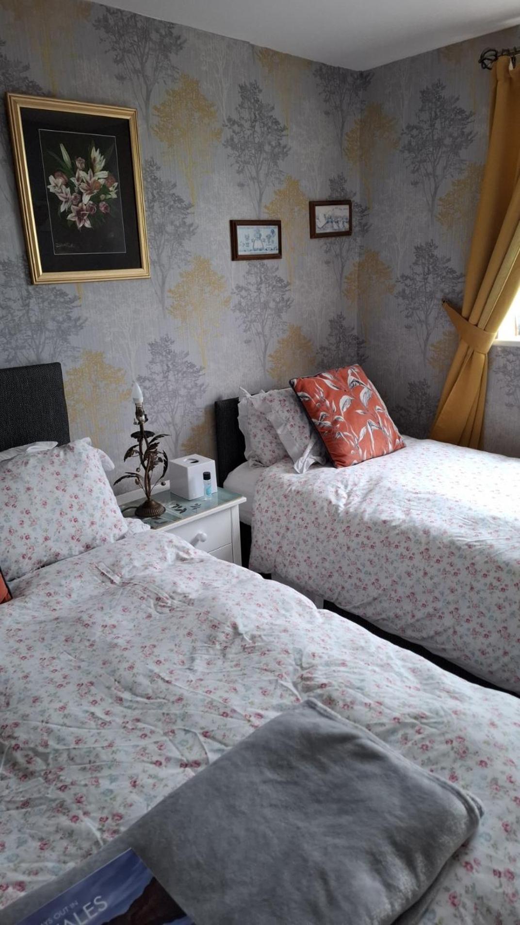 Sportsmans Lodge Bed And Breakfast Amlwch Ruang foto